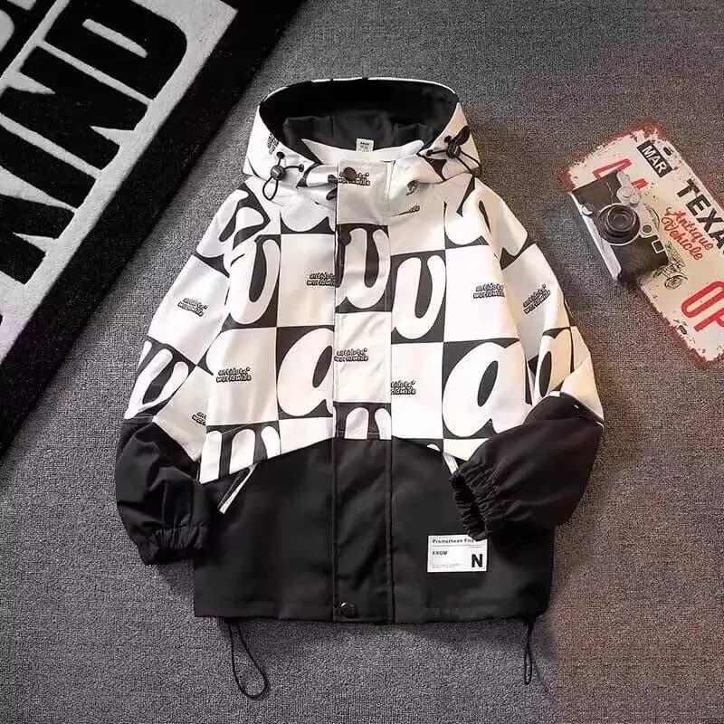 Chłopięca Elegancja - Wiosenno-Jesienna Kurtka Wiatrówka z Kapturem